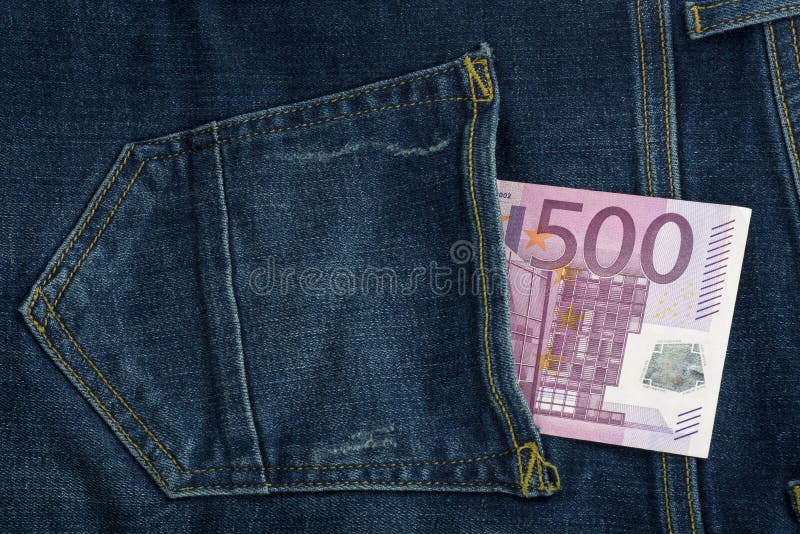 Euro w cajg kieszeni Pięćset rachunek 500 banknot zdjęcia stock Euro w cajg kieszeni Pięćset rachunek 500 banknot zdjęcia stock