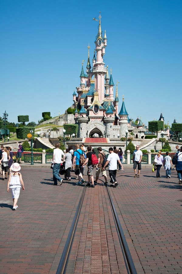 Disneyland Paris Castle at night, Paris, France – Stock Editorial Photo ©  bukki88 #82327340