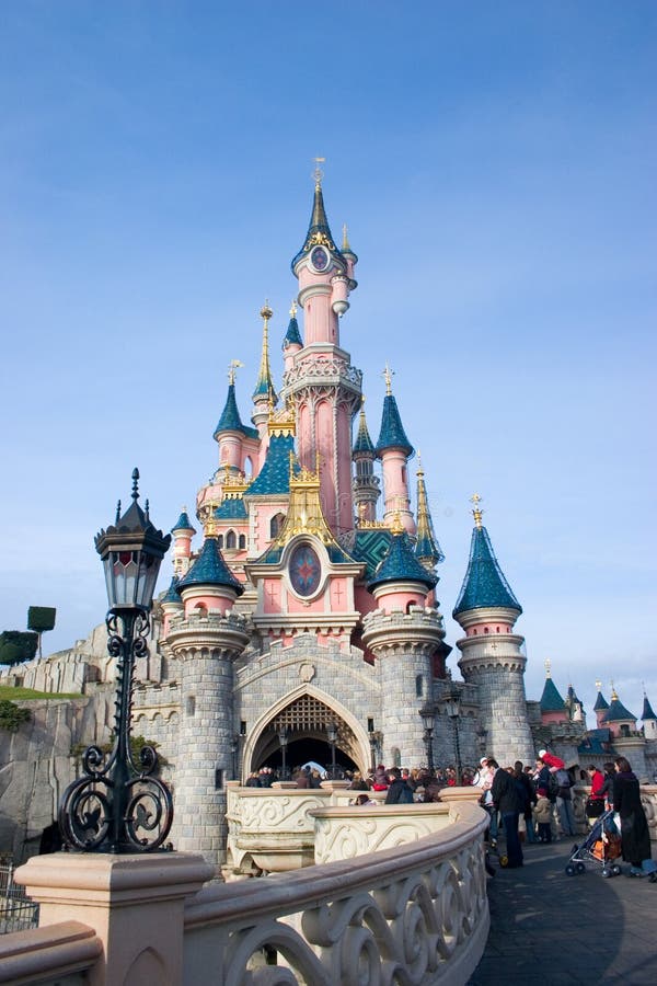 Eurodisney-White snow castle