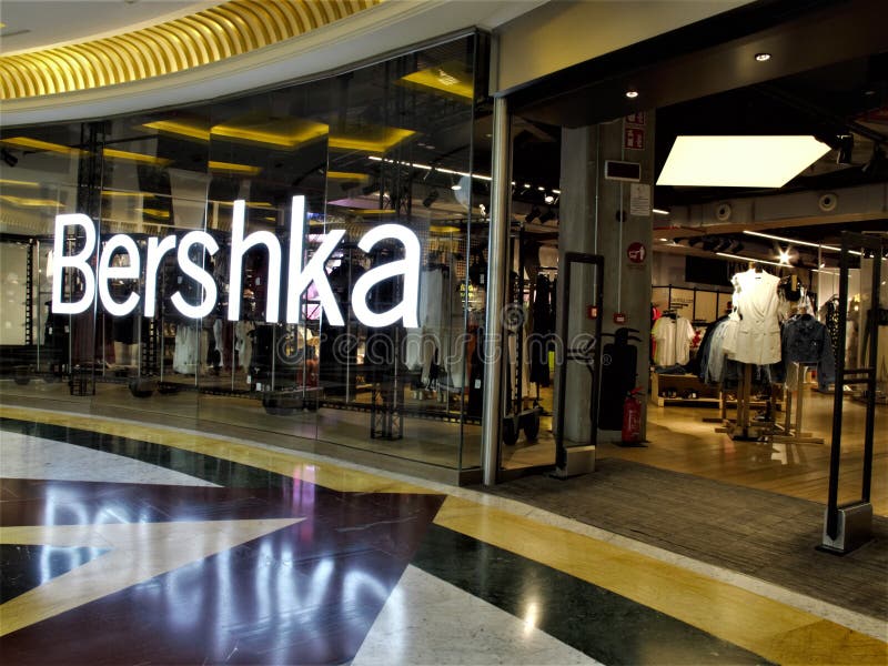 Bershka Fashion Store in Rome Editorial Stock Photo - Image of avanzi ...
