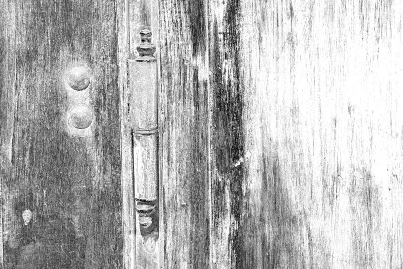 Europa vecchia in porta di marrone di fine dell'oggetto d'antiquariato dell'Italia e serratura arrugginita c immagini stock