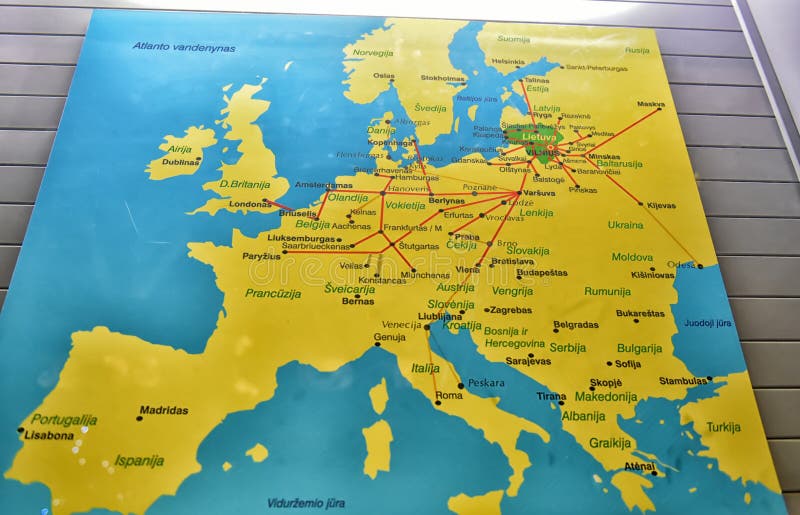 stortbui compromis Beschikbaar Europe Map with Marked Routes Editorial Stock Image - Image of distances,  croatia: 65515924