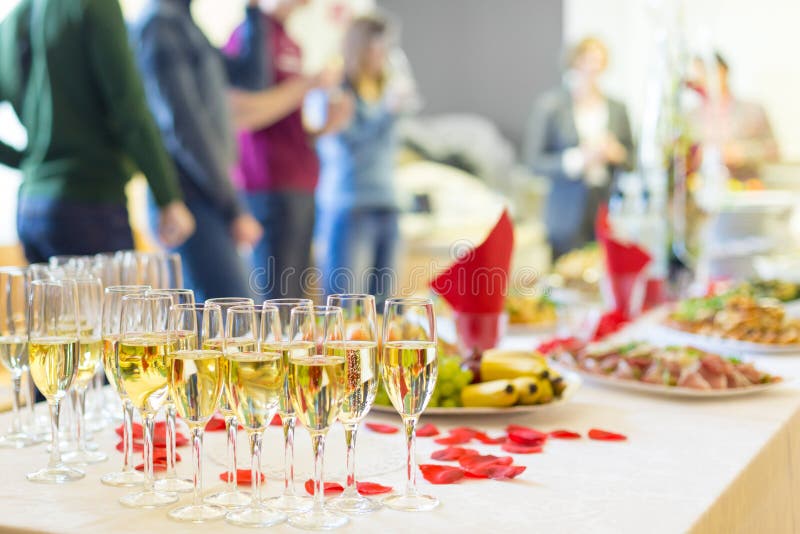 Evento do banquete Champagne na tabela