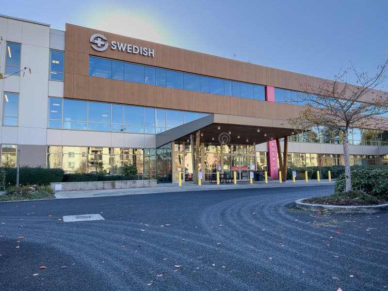 Everett wa usa около ноября 2022 : широкий угол обзора больницы, расположенной на лесопилке стоковое фото rf
