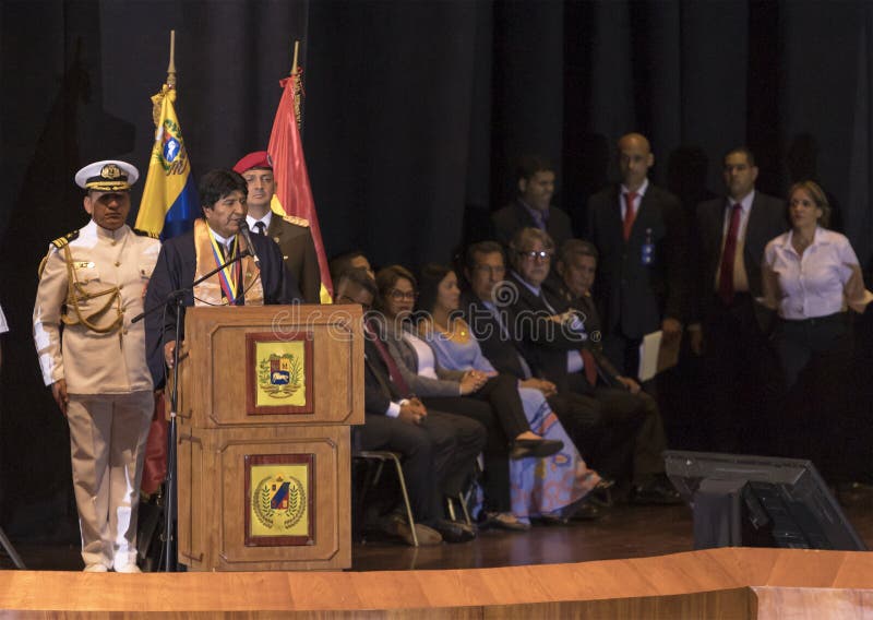 Evo Morales Ayma, president av den Plurinational staten av Bolivia, levererar ett anförande royaltyfria bilder Evo Morales Ayma, president av den Plurinational staten av Bolivia, levererar ett anförande royaltyfria bilder