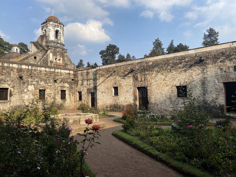 Ex Convento Del Desierto De Los Leones. Foto de archivo - Imagen de leones, nublado: 201814846 Ex Convento Del Desierto De Los Leones. Foto de archivo - Imagen de leones, nublado: 201814846