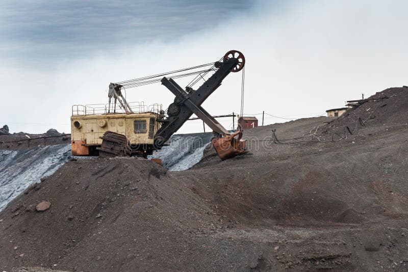 Excavator Bucket with Rope Drive, Shovel. Stock Image Image of metal, dirty 84150407