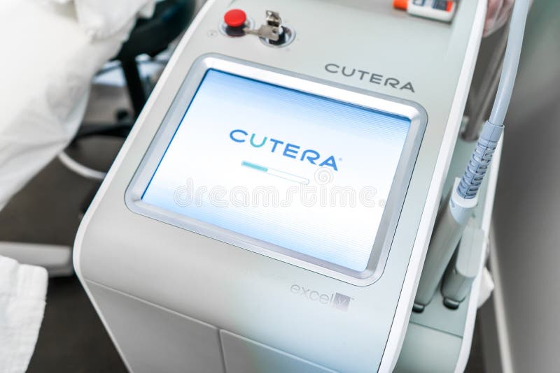 Excel Β αγγειακό λέιζερ από Cutera το λέιζερ για την αναζωογόνηση δερμάτων, που αφαιρεί τα σημάδια, τις φλέβες, τον αποχρωματισμό στοκ φωτογραφίες με δικαίωμα ελεύθερης χρήσης Excel Β αγγειακό λέιζερ από Cutera το λέιζερ για την αναζωογόνηση δερμάτων, που αφαιρεί τα σημάδια, τις φλέβες, τον αποχρωματισμό στοκ φωτογραφίες με δικαίωμα ελεύθερης χρήσης