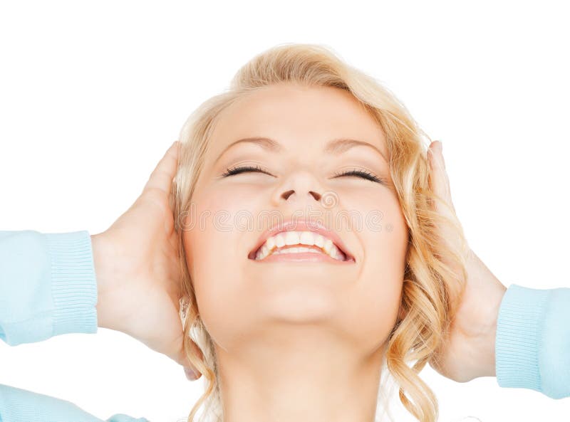 Ее лицо было взволнованно. Excited face.