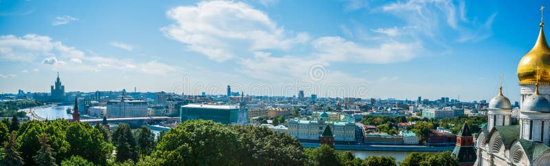 Excursão 18 do Kremlin: Panorama de Moscou como visto de fotos de stock Excursão 18 do Kremlin: Panorama de Moscou como visto de fotos de stock