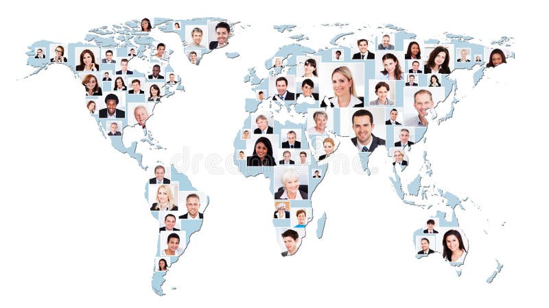 Executivos multi-étnicos no mapa do mundo imagem de stock royalty free Executivos multi-étnicos no mapa do mundo imagem de stock royalty free