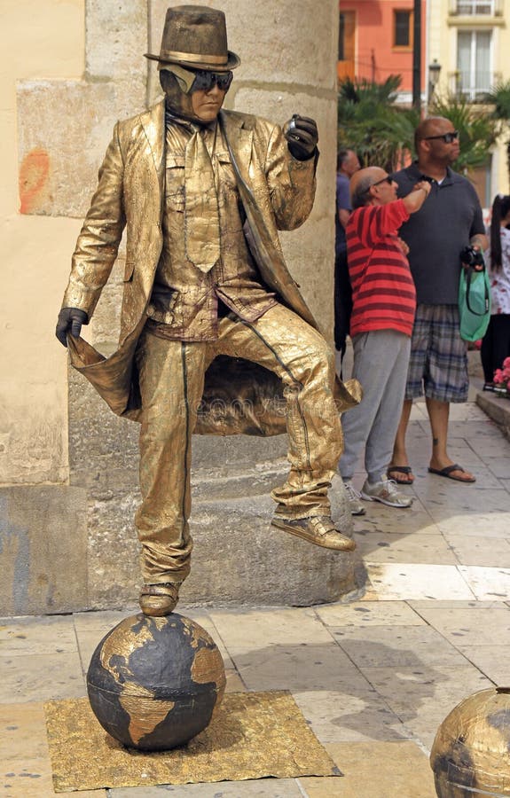 Executor da rua na cidade espanhola Valência imagem de stock Executor da rua na cidade espanhola Valência imagem de stock
