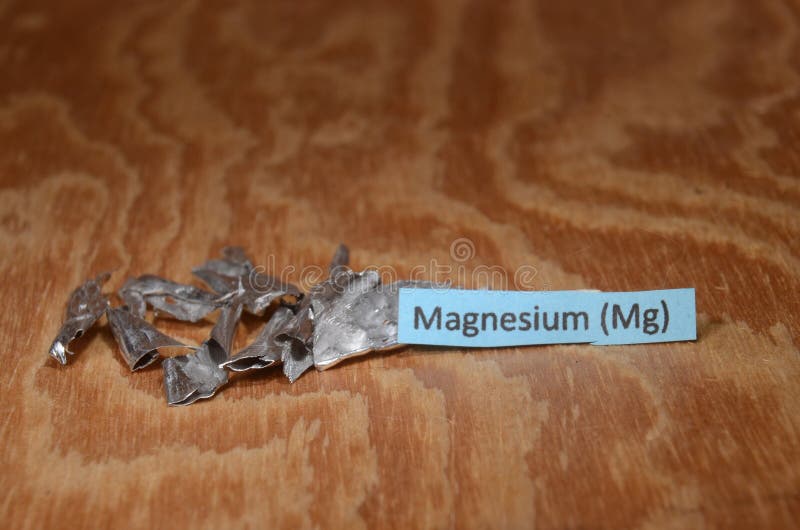 Exemples De Magnésium De Métal D'élément Terrealcali Photo stock