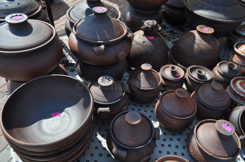 Exhibition of clay pots for sale