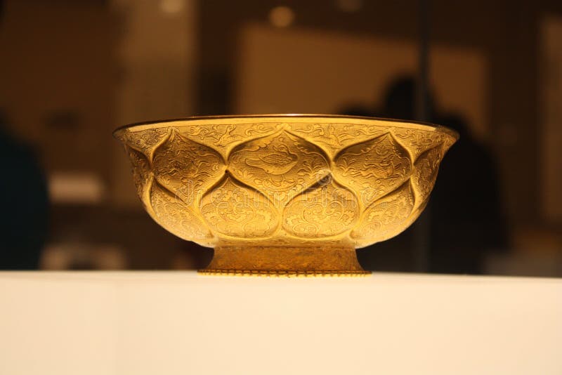 Ancient chinese golden jewellery vessel of Han dynasty, famous Shaanxi Museum of History, Xian, China. Ancient chinese golden jewellery vessel of Han dynasty, famous Shaanxi Museum of History, Xian, China