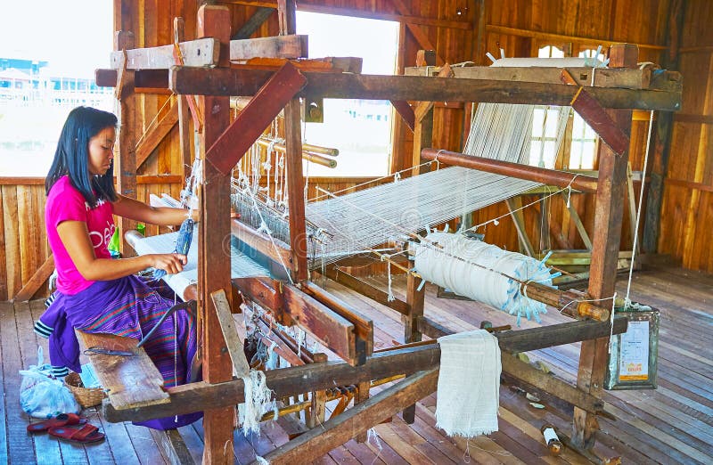 Explore la producción de la materia textil en el lago Inle, Myanmar fotografía de archivo Explore la producción de la materia textil en el lago Inle, Myanmar fotografía de archivo