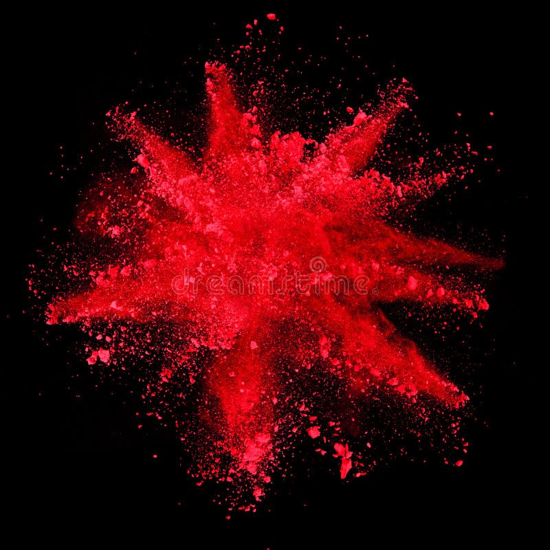Explosie van rood poeder op zwarte achtergrond