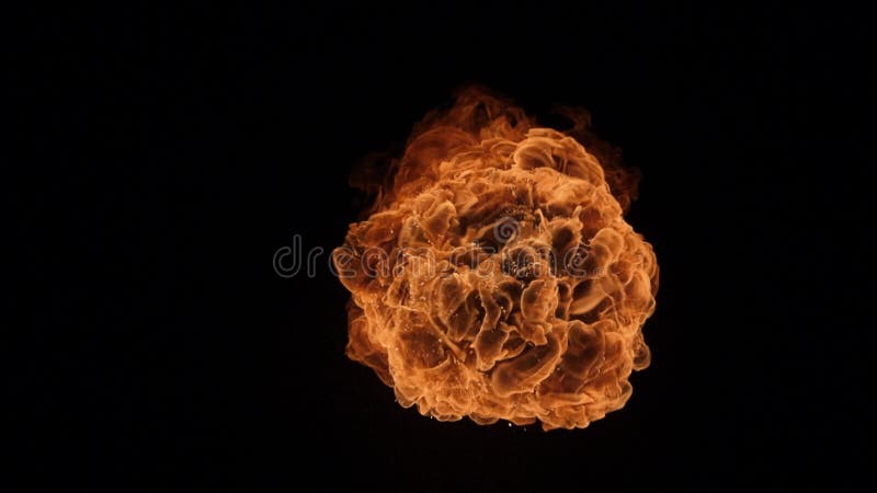 Explosión de la bola de fuego, cámara de alta velocidad, llama aislada del fuego en fondo negro stock de ilustración