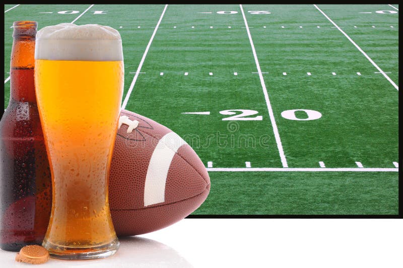 Exponeringsglas av öl och amerikansk fotboll