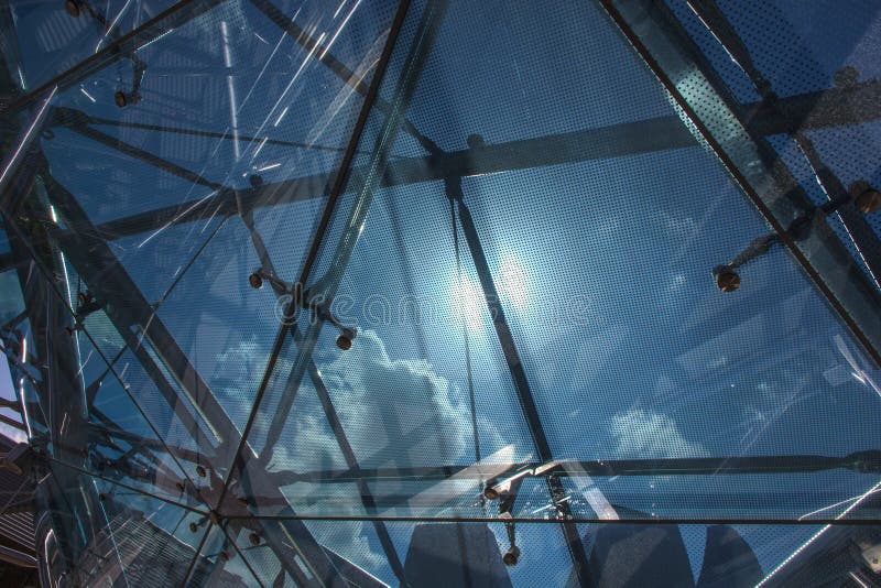 Exponeringsglas och belägger med metall royaltyfria foton Exponeringsglas och belägger med metall royaltyfria foton