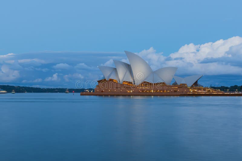 Exposição longa Sydney Opera House fotografia de stock royalty free Exposição longa Sydney Opera House fotografia de stock royalty free