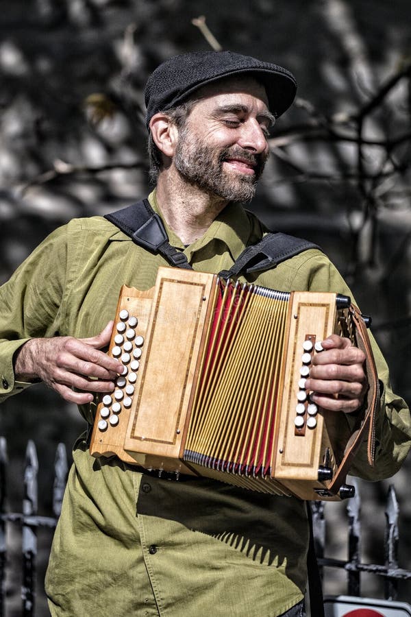 An Expressive Accordion Street Performer in Quebec City Editorial Stock ...