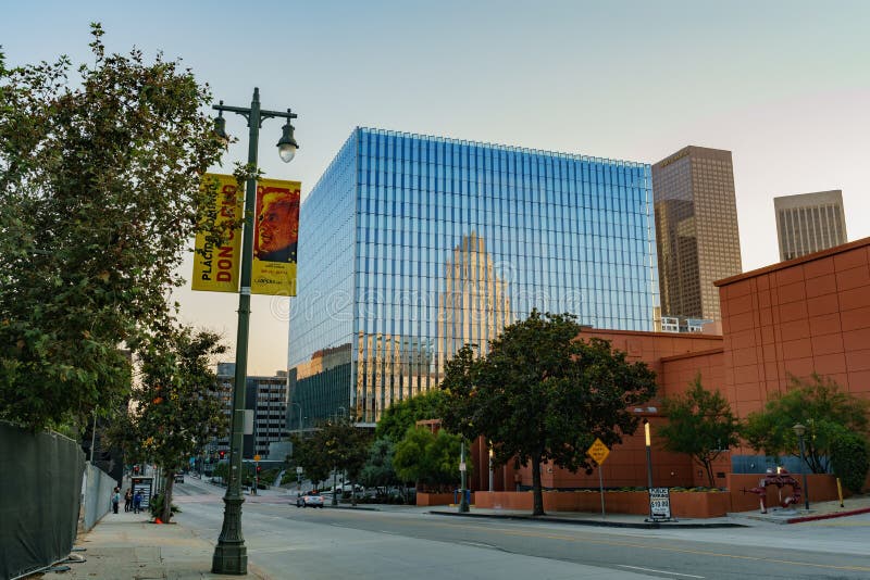 exterior-view-of-the-los-angeles-county-hall-of-records-editorial-stock