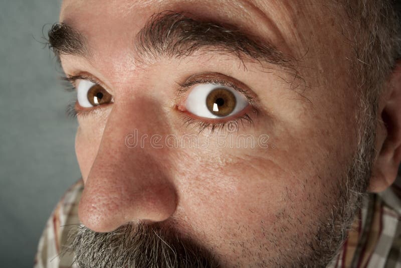 Extreme Nahaufnahme des Mannes in seinem 40s lizenzfreies stockbild Extreme Nahaufnahme des Mannes in seinem 40s lizenzfreies stockbild