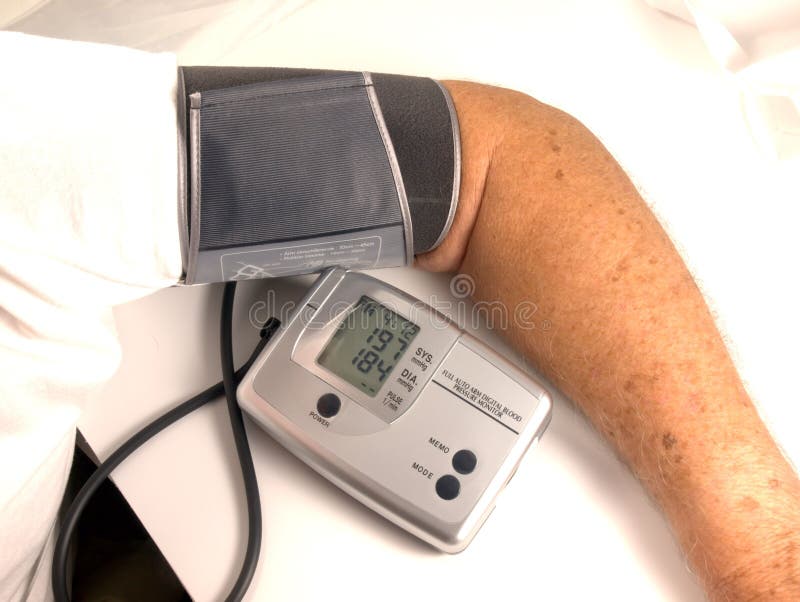 Estremamente alta pressione sanguigna testato con uno Sfigmomanometro.