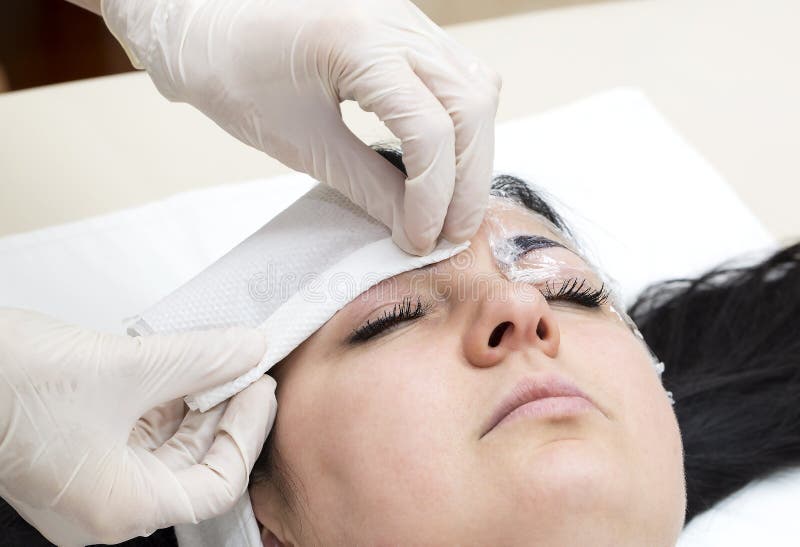 Eyebrow Mikrobleyding stock image. Image of instrument 74290945