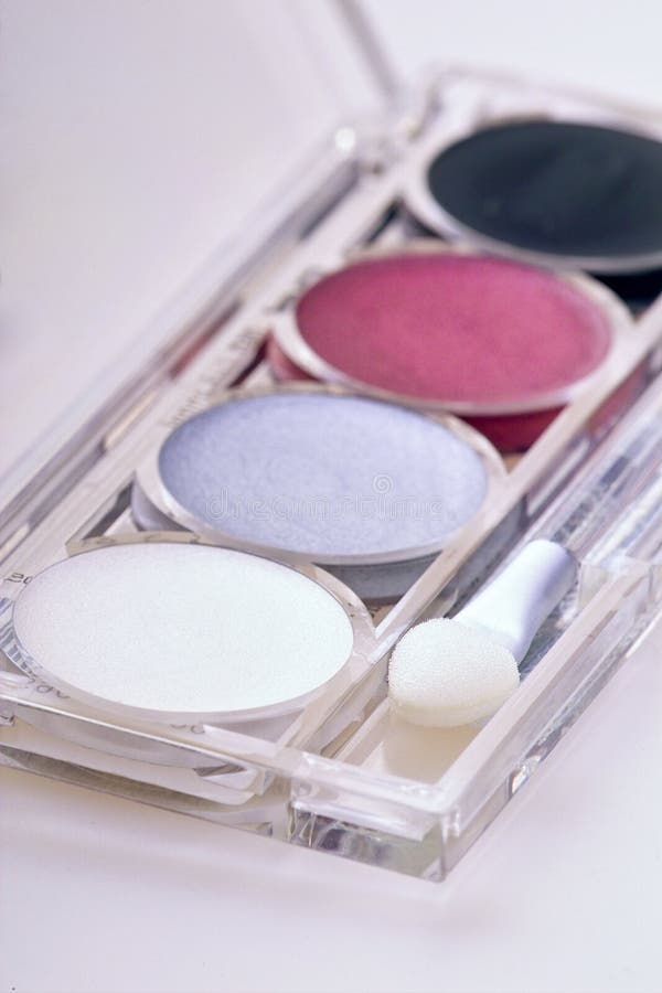 Eyeshadow kit stock image. Image of brush, macro, elegance 520539