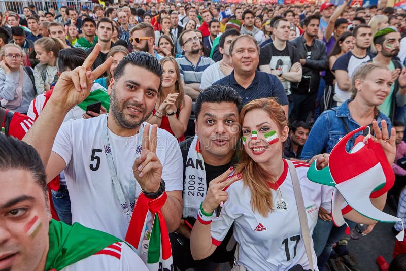 Multidão De Fãs Iranianos No Campeonato Do Mundo De FIFA Em Rússia  Fotografia Editorial - Imagem de internacional, petersburgo: 119993567