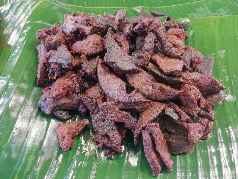 Fígado De Carne De Porco Frita Na Folha De Bananeira Imagem de Stock -  Imagem de colesterol, oleoso: 159448785