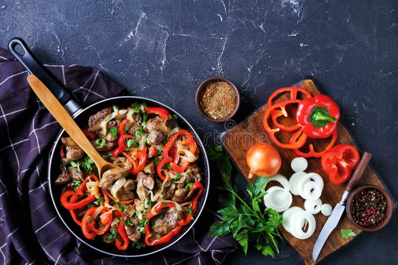 Pasta De Fígado Com Ervas, Conhaque Da Galinha, Manteiga Foto de