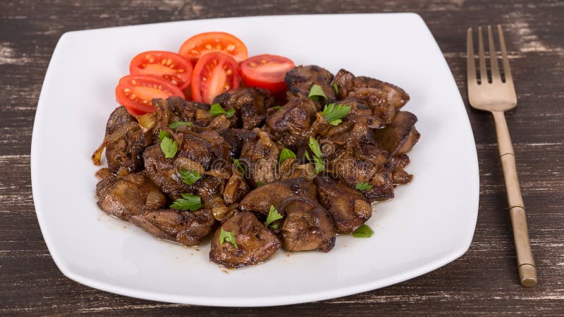 Fígado De Frango Frito Em Frigideira Foto de Stock - Imagem de  refrescamento, alimento: 206806218