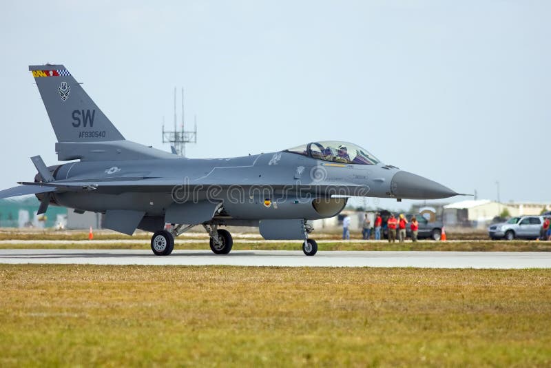 An F-16 Fighting Falcon taxiing