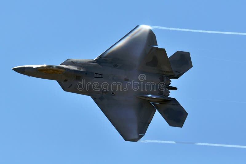 F-22 roofvogel royalty-vrije stock foto F-22 roofvogel royalty-vrije stock foto