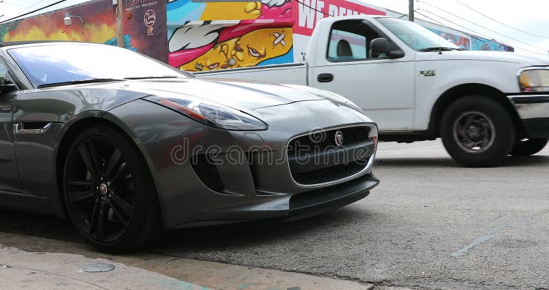 F-tipo autom?vil descubierto de Jaguar en Miami la Florida