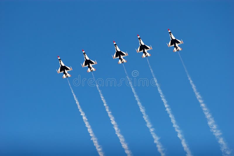 F16 thunderbird planes at airshow