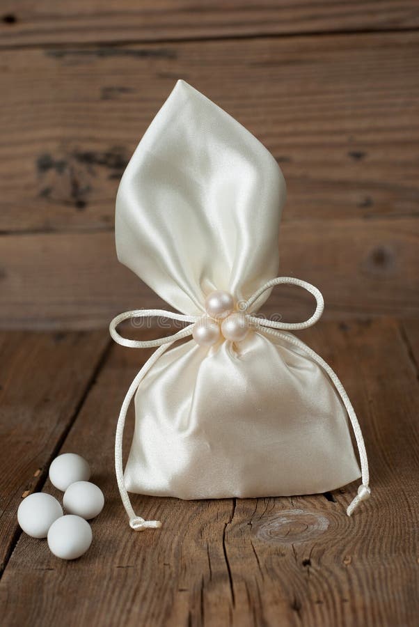 Fabric pouch wedding favor