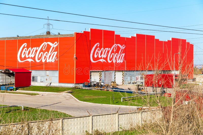 Fabrik Coca Cola Corporations Im Samara, Russland Redaktionelles Stockbild  - Bild Von Einbrennen, Betrieb: 91818244