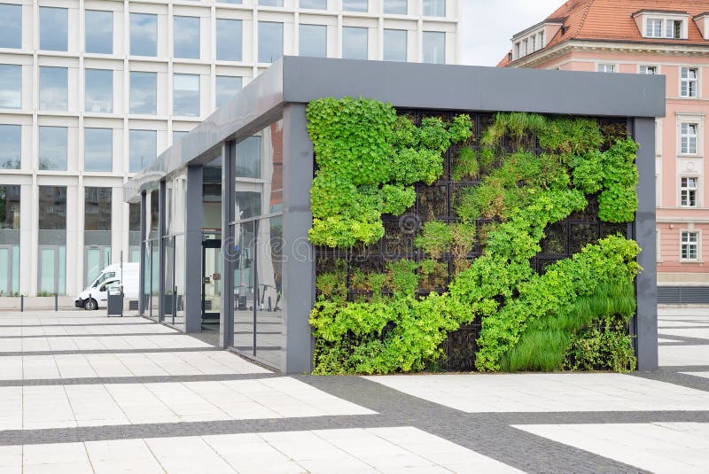 Faca de limpeza de paredes de ar de resfriamento verde jardinagem vertical concepção ecológica de arquitetura moderna