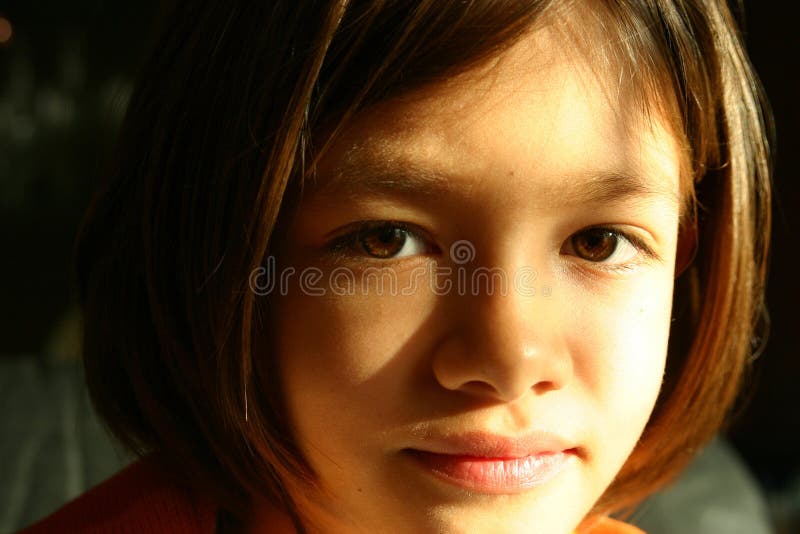 Face da menina - olhos expressivos foto de stock Face da menina - olhos expressivos foto de stock