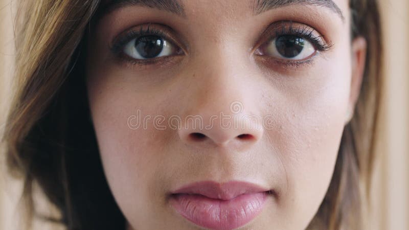 Foto de Silhueta De Perfil Masculino Triste Ou Solidão Jovem Em Fundo Negro  Pessoa Irreconhecível Olhando