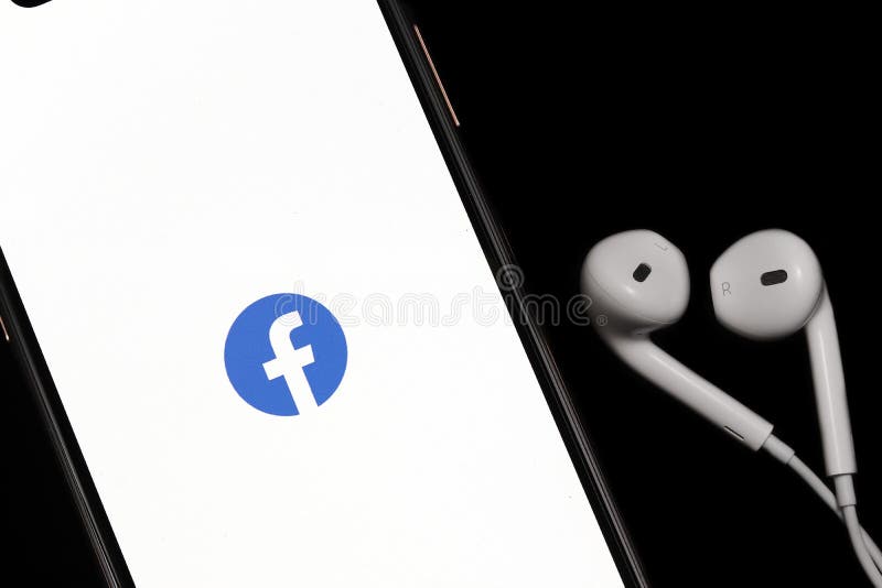 Facebook Application on Apple IPhone Editorial Photography Image of chat, facebook 23281757