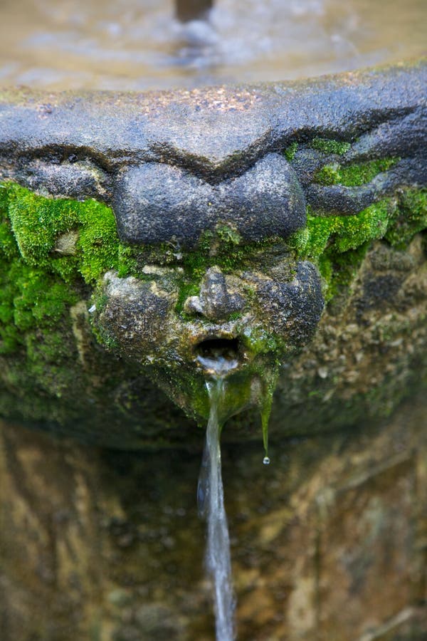 Faced fountain