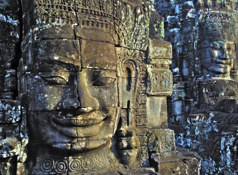 Faces at angkor wat.