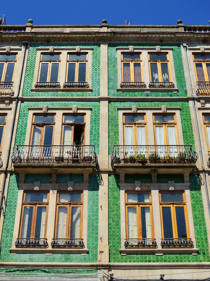 Azulejos Verdes Fotos De Stock - Descarga 1,593 Fotos Libres de Derechos