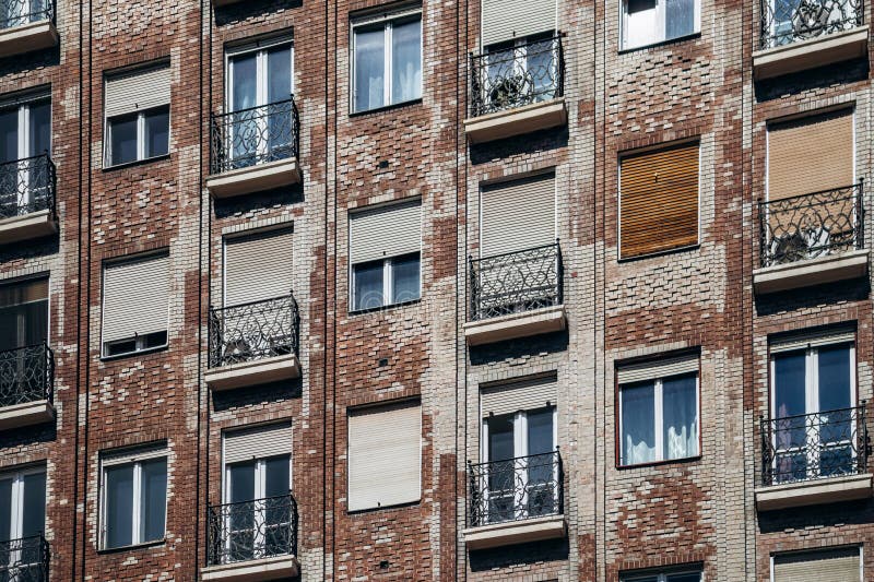 Fachada de un edificio sovietera en el centro de budapest imágenes de archivo libres de regalías