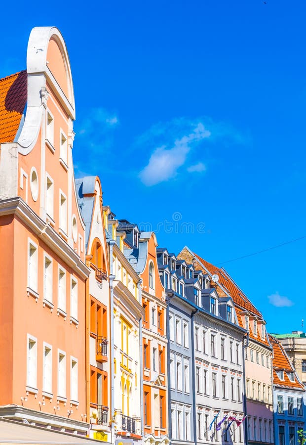 Fachadas coloridas da velha cidade de riga latviaimage fotografia de stock
